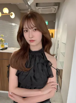 ロング カラー 藤野 結衣のヘアスタイル