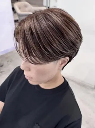 ショート 白髪ぼかし×ショート 稲垣 圭祐のヘアスタイル