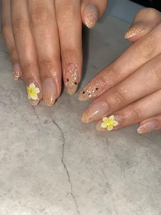 ネイル 🫧RaLa ⭐︎AYAKA🫧のネイルデザイン