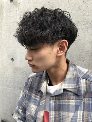 パーマ メンズ 中谷海里/フェザー パーマ/スパイキーのヘアスタイル