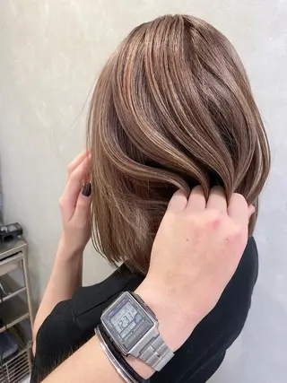 ミディアム カラー ヘアアレンジ lani ブリーチ /ダブルカラーのヘアスタイル