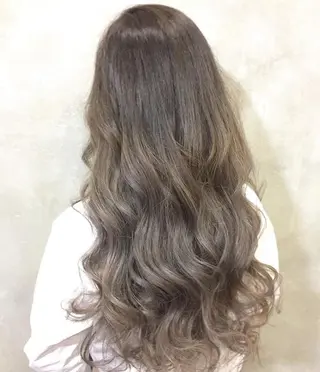 ロング カラー パーマ 大阪レミーエクステ チビ編み込みのヘアスタイル