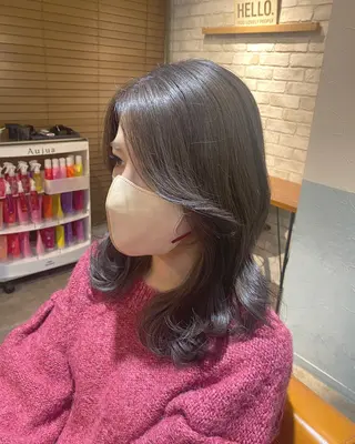 カラー 🩵盛れる顔周り/ 艶カラーemi🩵のヘアスタイル