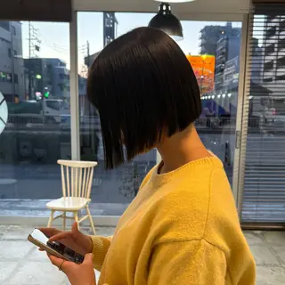 ショート カラー 的場 莉音のヘアスタイル