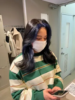 セミロング カラー 抜け感レイヤー︴ ニュアンスカラーのヘアスタイル