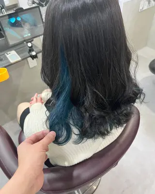 セミロング インナーカラー🦔 🐾KEISUKEのヘアスタイル