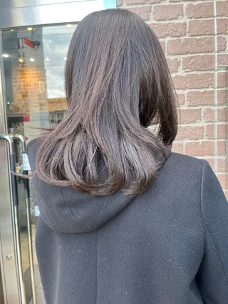 ミディアム カラー 久木原 ゆりのヘアスタイル