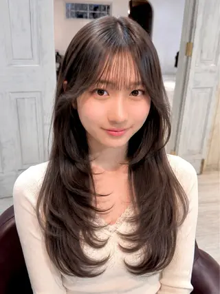 セミロング 大人可愛い韓国 レイヤー大田のヘアスタイル