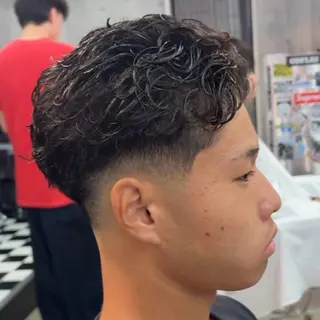 ショート パーマ メンズ メンズ専門🥸 フェード特化　涼太のヘアスタイル