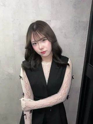 セミロング Rin🥀 大通り/カラーモデルのヘアスタイル