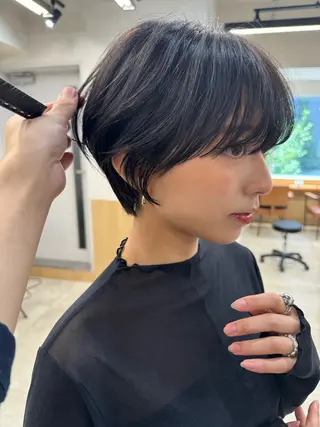 ショート レイヤー/ショート/ 透明感/銀座/れんのヘアスタイル