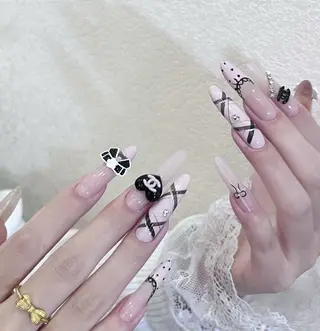 ネイル Pure&Rich Nailのネイルデザイン
