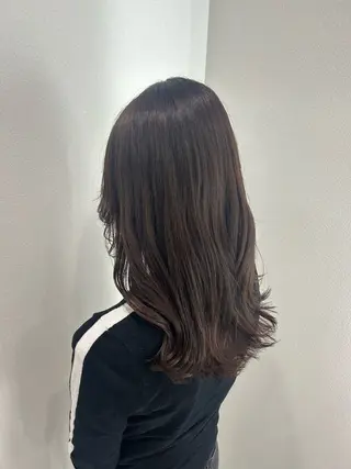 セミロング カラー あやめ🪽 オリーブ/ハイトーンのヘアスタイル