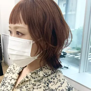 ミディアム カラー パーマ ヘアアレンジ メンズ キッズ ネイル マツエク・マツパ レイヤーカット／ 巻ける縮毛矯正のヘアスタイル