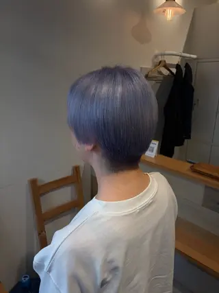 カラー 荒井 茉凜のヘアスタイル