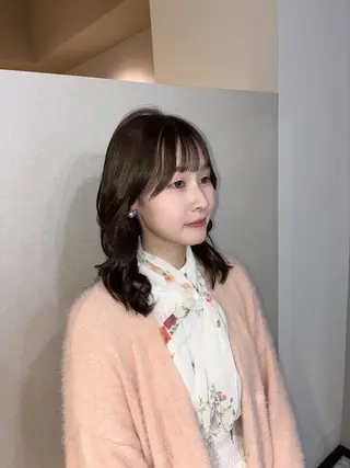 カラー ハナダ メイのヘアスタイル