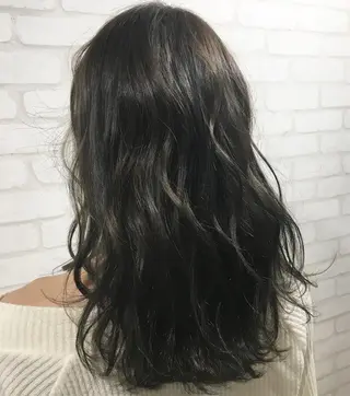 セミロング カラー miki 🦎のヘアスタイル