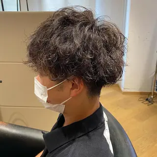 ショート パーマ メンズ 丸田 幹太のヘアスタイル
