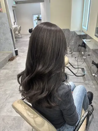 カラー 飯沼 美紅のヘアスタイル