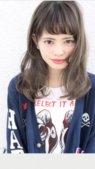 ミディアム 嶋崎 留美のヘアスタイル