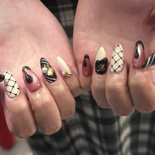 ネイル 𝙃𝙖𝙧𝙪⋆ ˚꩜。個性派のネイルデザイン