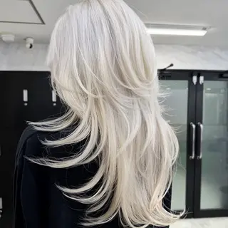 ロング カラー シールエクステ特化 ハイトーン、NANAのヘアスタイル