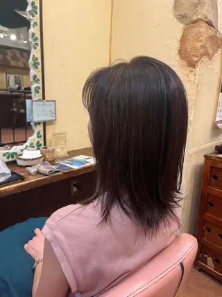 セミロング カラー 吉村 初菜のヘアスタイル