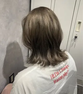 カラー ベージュ、ブラウン ／ボブ　ユミのヘアスタイル