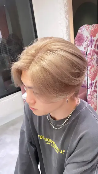 カラー Mii. 内田萌々のヘアスタイル