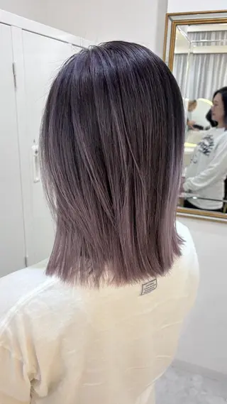 ミディアム カラー 二上 怜のヘアスタイル