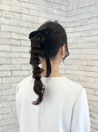 ロング ヘアアレンジ ハイトーンカラー シールエクステのヘアスタイル