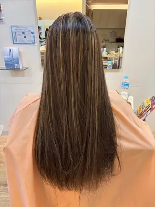 ロング カラー しみず まりかのヘアスタイル