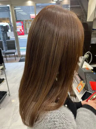 セミロング ☘️上村 ☘️髪質 改善/透明感カラーのヘアスタイル