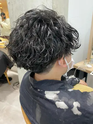 ミディアム パーマ メンズ 似合う髪型見つけます AYAKAのヘアスタイル