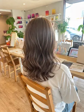 セミロング カラー . RYUSEI.のヘアスタイル