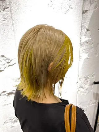 ミディアム カラー 野上 優子のヘアスタイル