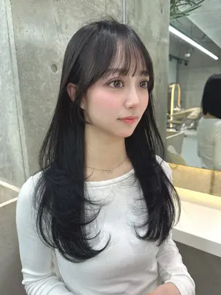 セミロング カラー shion 透明感カラーのヘアスタイル