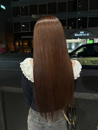 セミロング パーマ yiye shioriのヘアスタイル