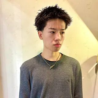 ショート メンズ カネガエ ユウヤのヘアスタイル