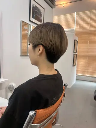 ショート カラー かがやしづ ⭐️ベージュのヘアスタイル
