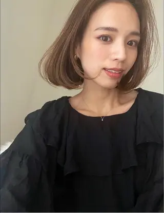 セミロング カラー i'll アシスタントのヘアスタイル