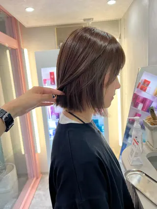 ミディアム 岸下 理緒のヘアスタイル