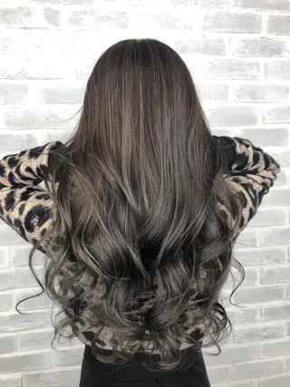 セミロング カラー 【透明感、艶髪】西村 有司のヘアスタイル