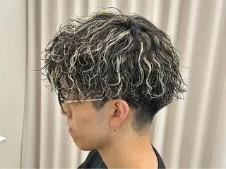 ショート センターパート 韓国ヘア・綾也のヘアスタイル