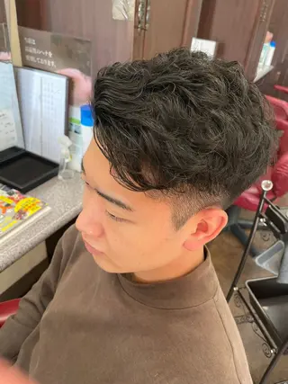 ショート パーマ コゾノ ミキコのヘアスタイル