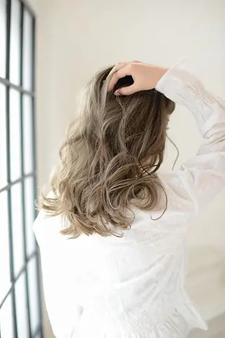 ミディアム カラー 髪質改善美容師 中村 一のヘアスタイル