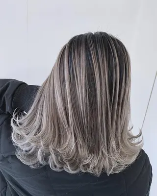 ミディアム 穐田 司樹のヘアスタイル