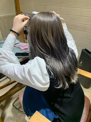 セミロング カラー 💖クボ モモ💖のヘアスタイル