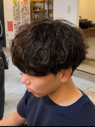 ショート パーマ メンズ シャドウパーマ 小形のヘアスタイル