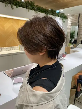ショート カラー 平沢 真司のヘアスタイル